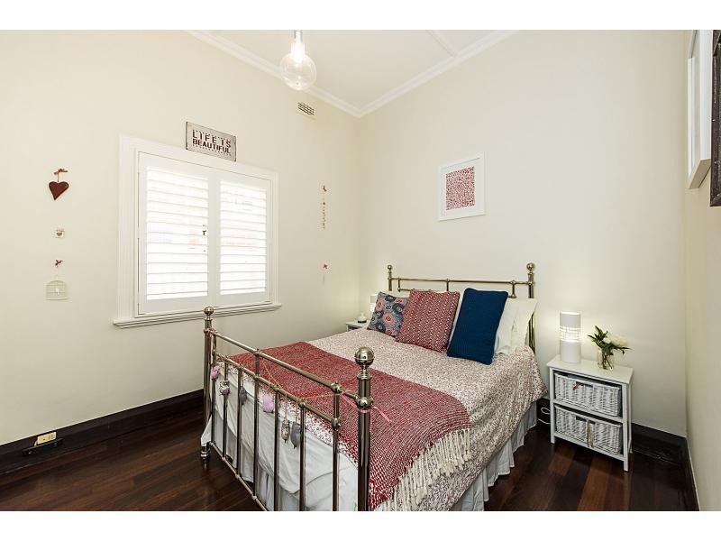 33 Fourth Avenue, Kensington WA 6151