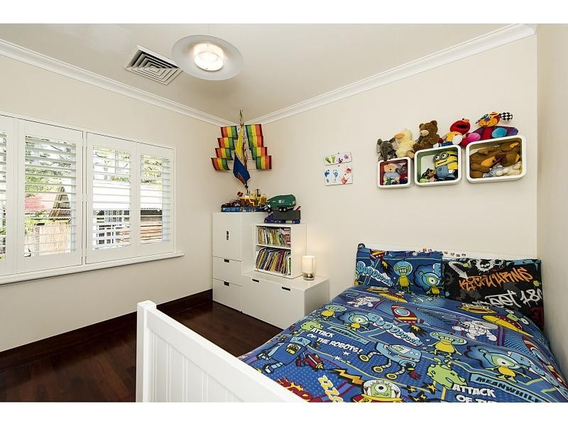 33 Fourth Avenue, Kensington WA 6151