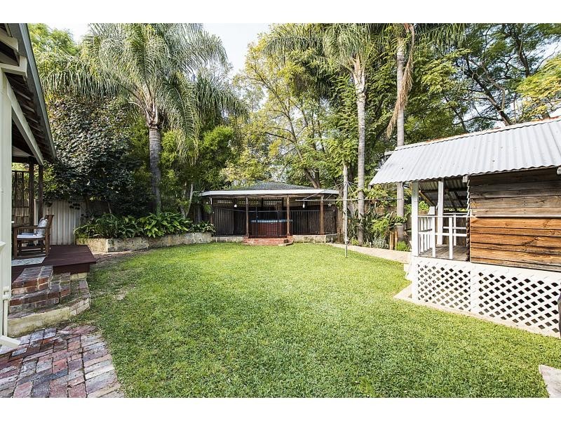 33 Fourth Avenue, Kensington WA 6151