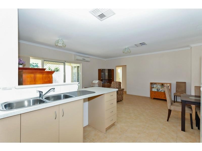 11/36 Fifth Road, Armadale WA 6112