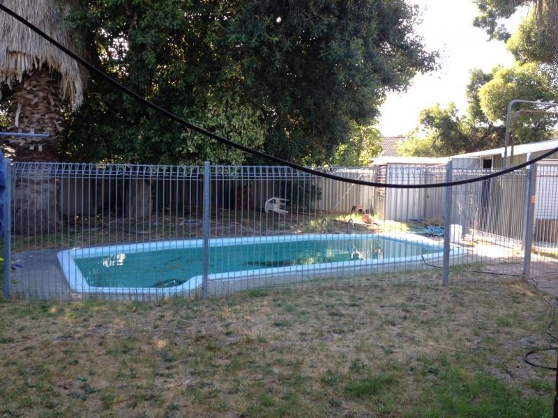 14 Bundalla Court, Kelmscott WA 6111