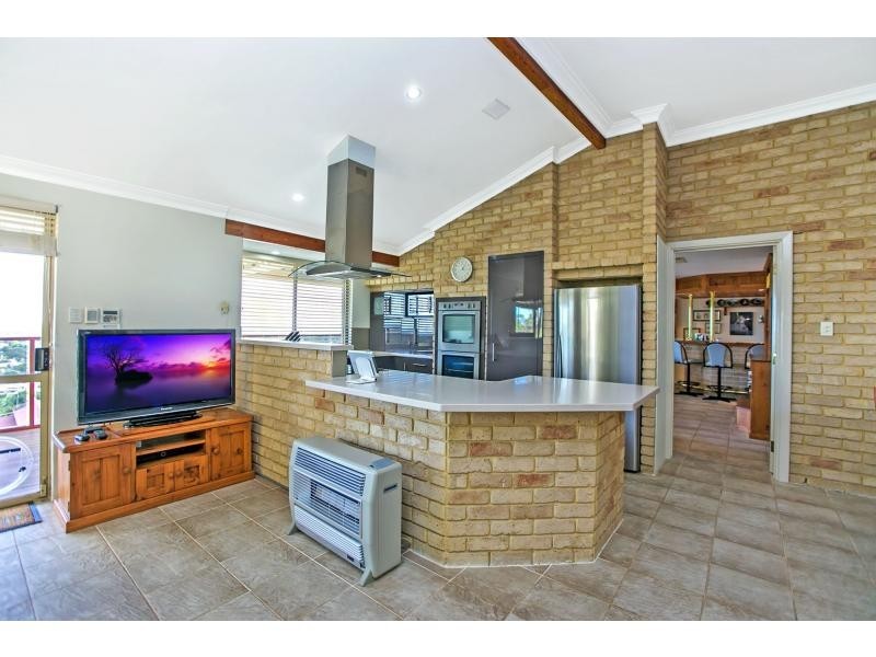 34 Wangoola Terrace, Mount Nasura WA 6112