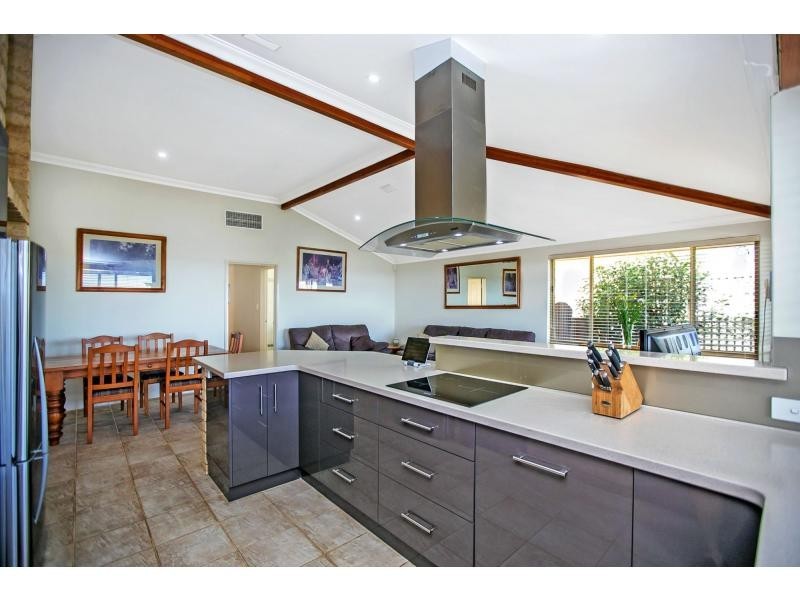 34 Wangoola Terrace, Mount Nasura WA 6112