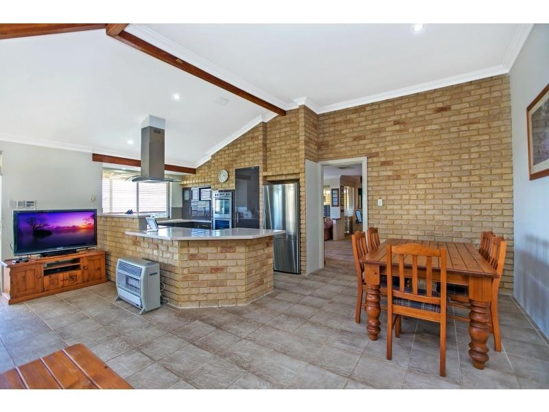 34 Wangoola Terrace, Mount Nasura WA 6112