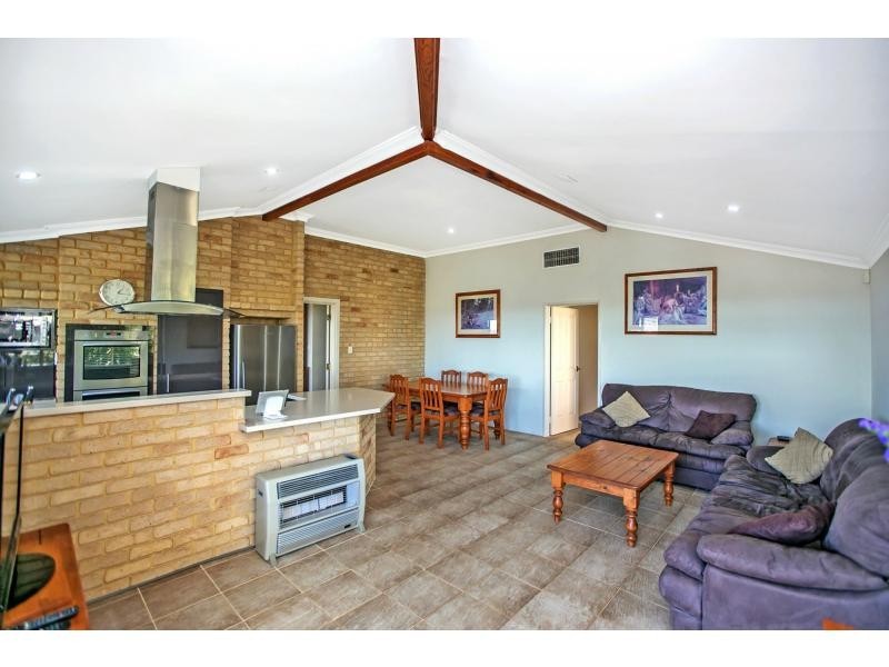 34 Wangoola Terrace, Mount Nasura WA 6112