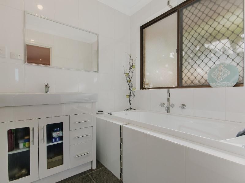 22 Grange Drive, Cooloongup WA 6168