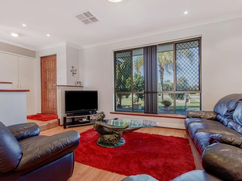 22 Grange Drive, Cooloongup WA 6168