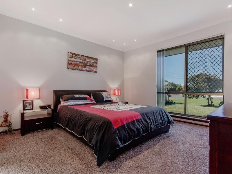 22 Grange Drive, Cooloongup WA 6168