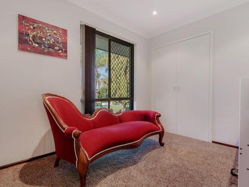 22 Grange Drive, Cooloongup WA 6168
