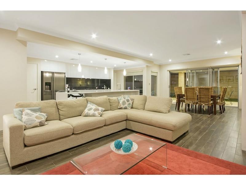 6 Helmsman Avenue, Alkimos WA 6038