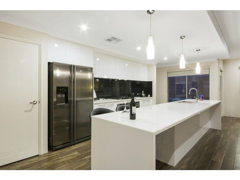 6 Helmsman Avenue, Alkimos WA 6038