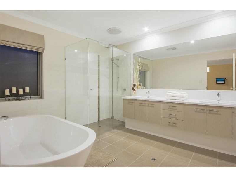 6 Helmsman Avenue, Alkimos WA 6038