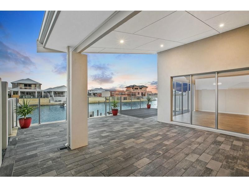 13 Europa Place, Dudley Park WA 6210