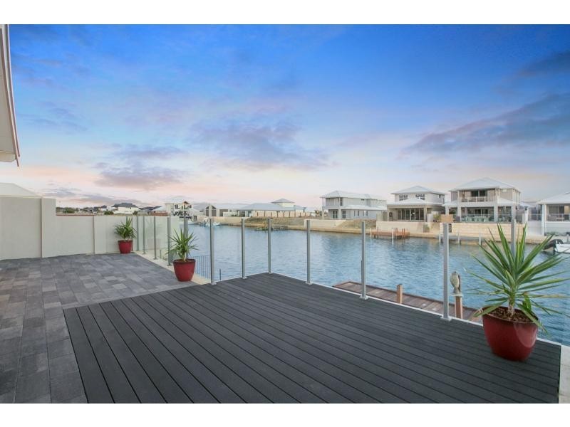 13 Europa Place, Dudley Park WA 6210