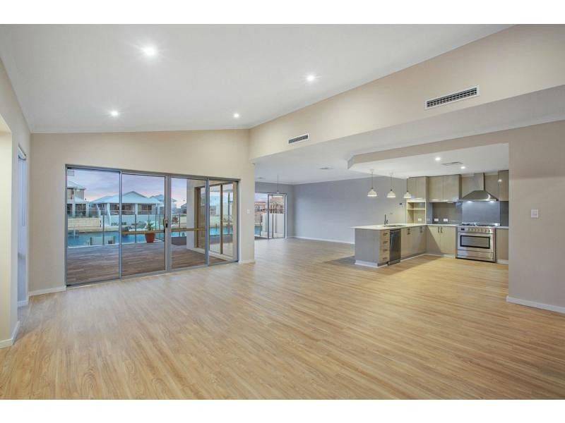 13 Europa Place, Dudley Park WA 6210