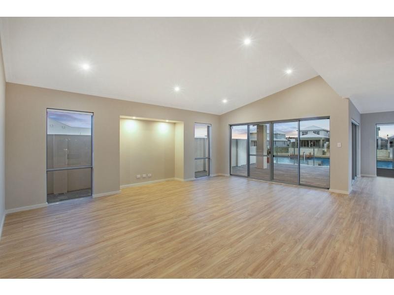 13 Europa Place, Dudley Park WA 6210