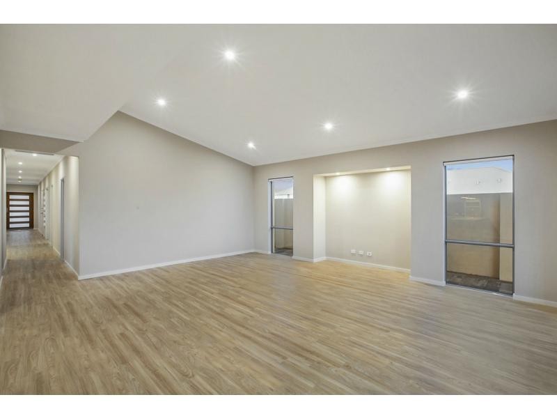 13 Europa Place, Dudley Park WA 6210