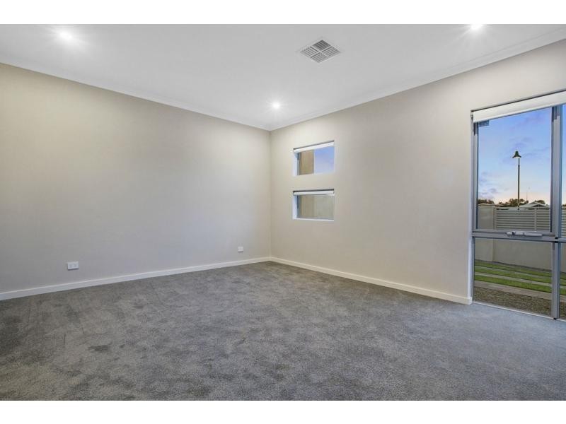 13 Europa Place, Dudley Park WA 6210