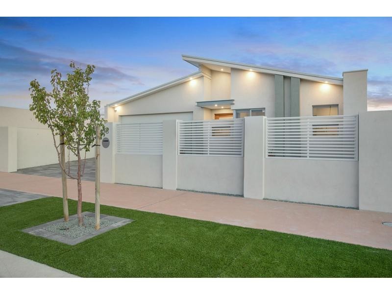 13 Europa Place, Dudley Park WA 6210