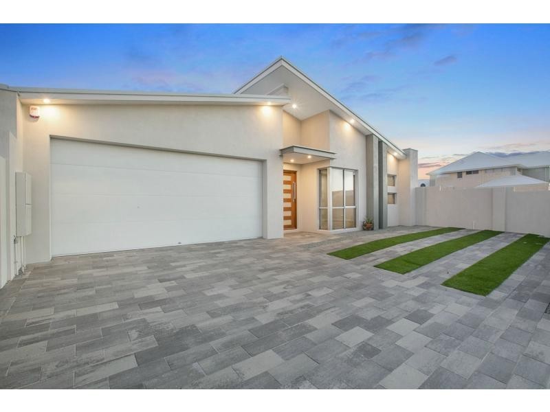 13 Europa Place, Dudley Park WA 6210