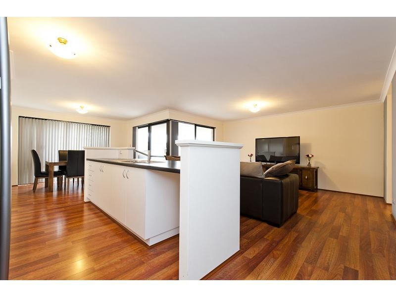 8 Vasse Gardens, Ellenbrook WA 6069