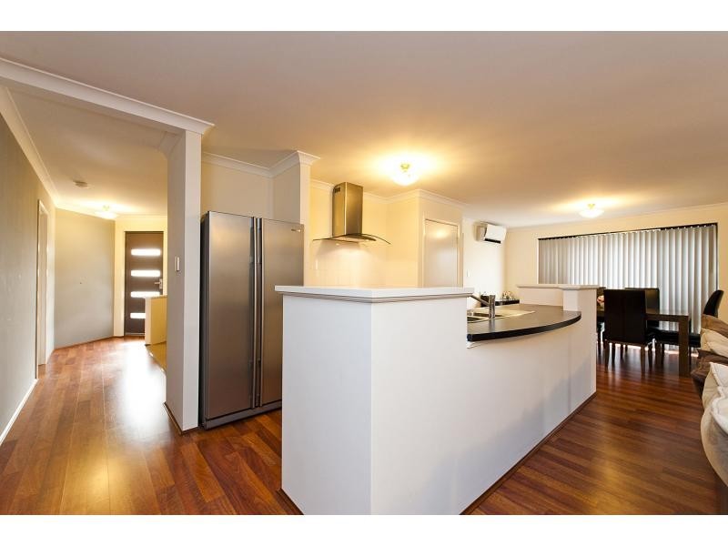 8 Vasse Gardens, Ellenbrook WA 6069