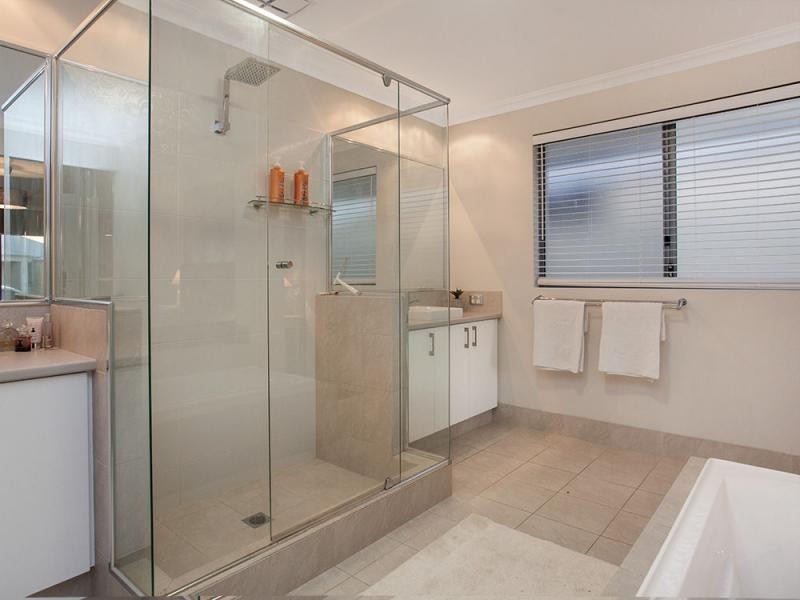 32 Hennessy Drive, Ashby WA 6065