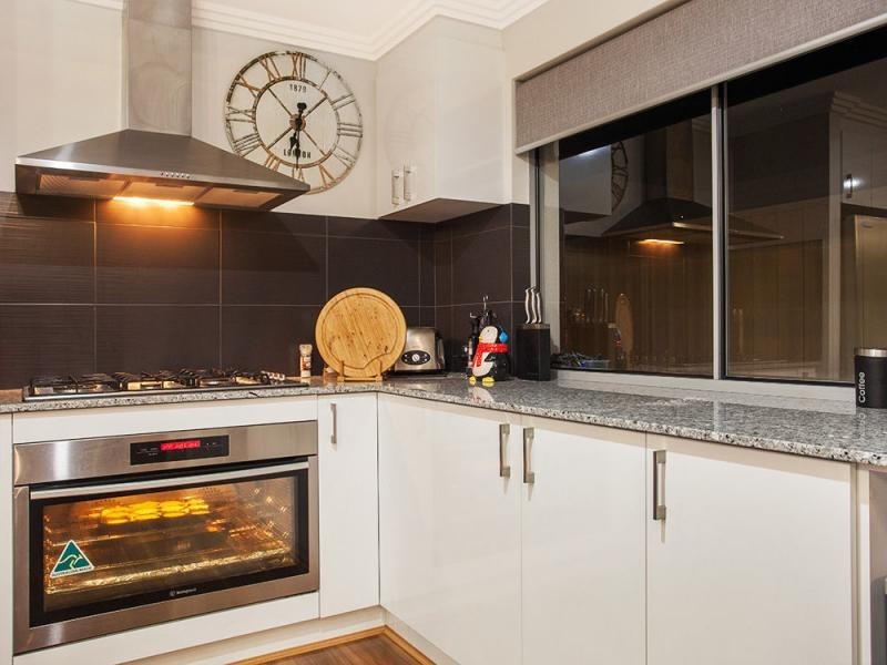 32 Hennessy Drive, Ashby WA 6065