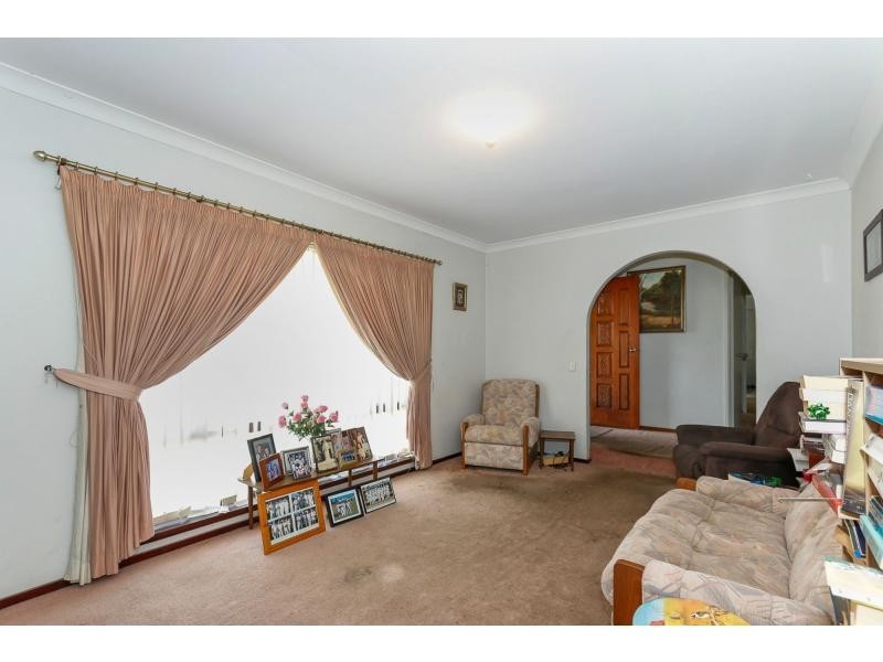 13 Nash Place, Beechboro WA 6063