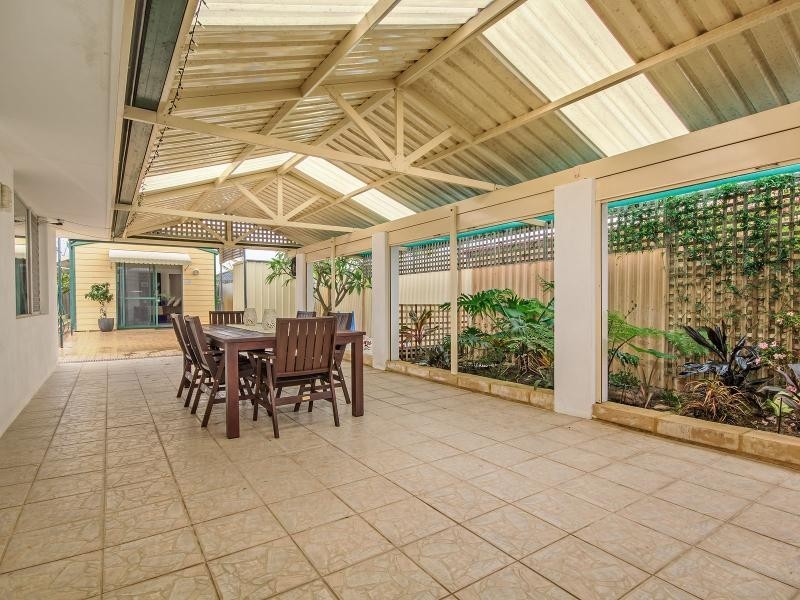 19 Biscayne Street, Safety Bay WA 6169