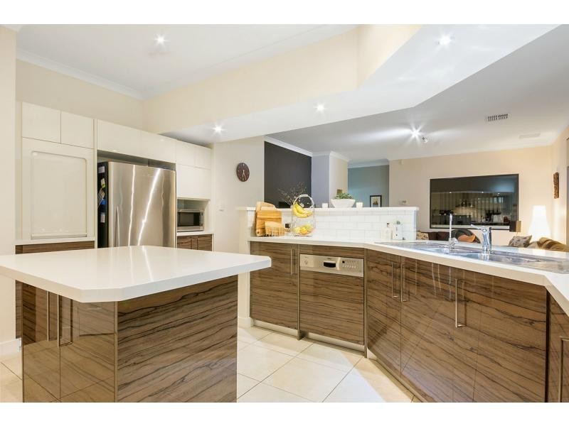 7 Sottogrande View, Connolly WA 6027