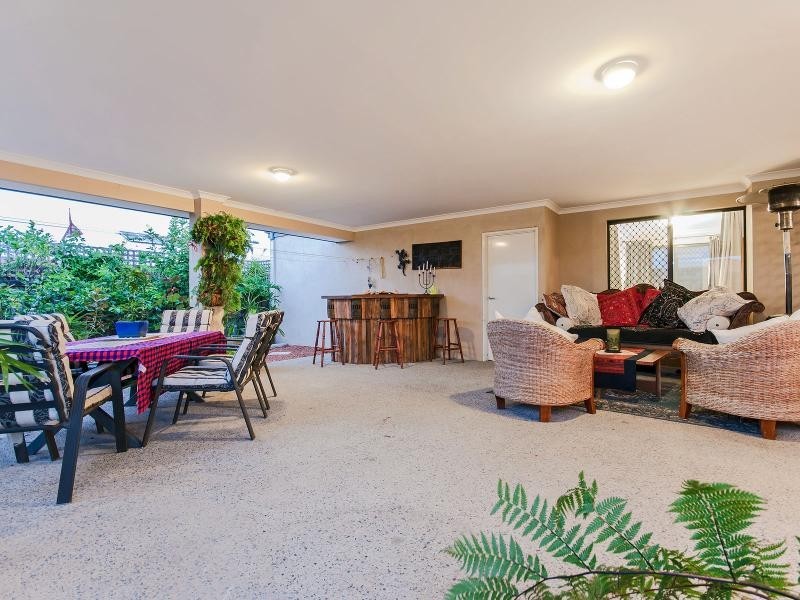 40 Rees Crescent, Rockingham WA 6168