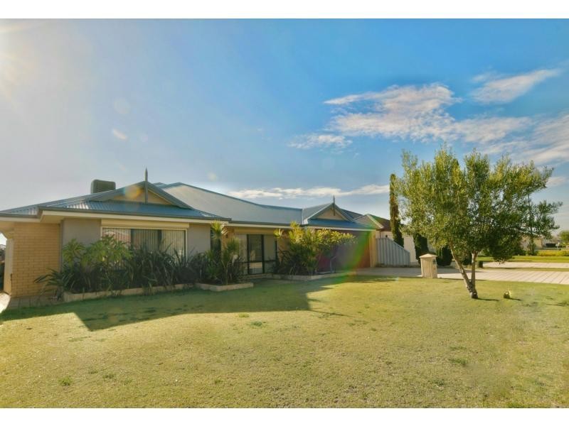 12 Maverick Promenade, Shoalwater WA 6169