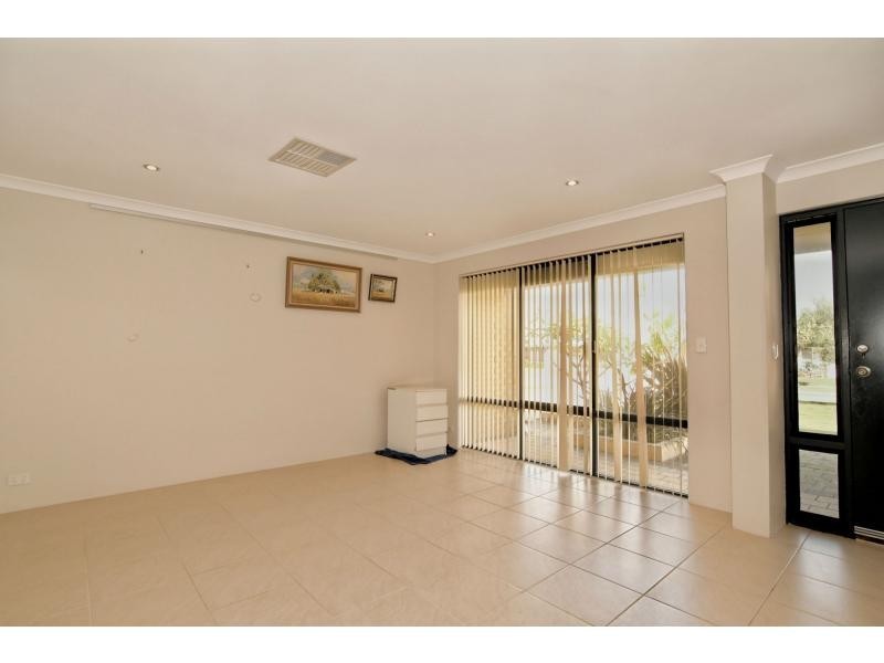 12 Maverick Promenade, Shoalwater WA 6169