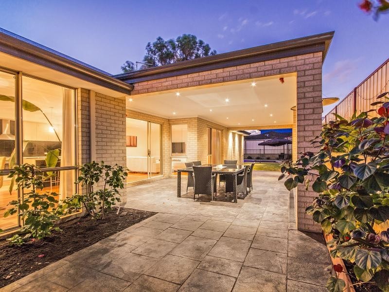 12 Powis Way, Warnbro WA 6169