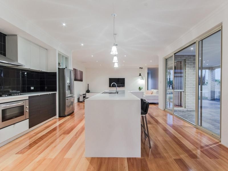 12 Powis Way, Warnbro WA 6169