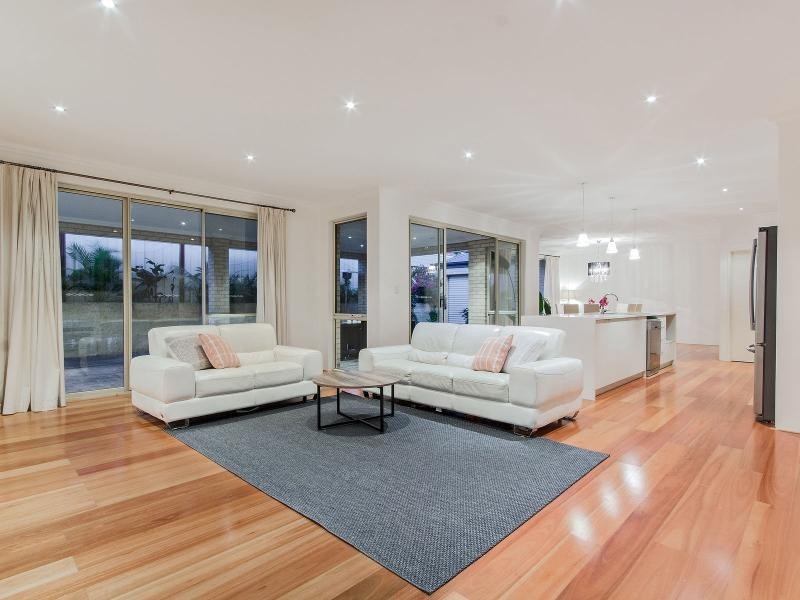 12 Powis Way, Warnbro WA 6169