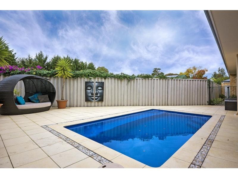 5 Ranleigh Way, Greenwood WA 6024