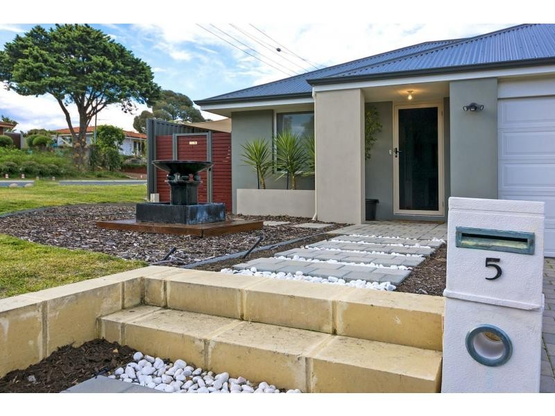 5 Ranleigh Way, Greenwood WA 6024