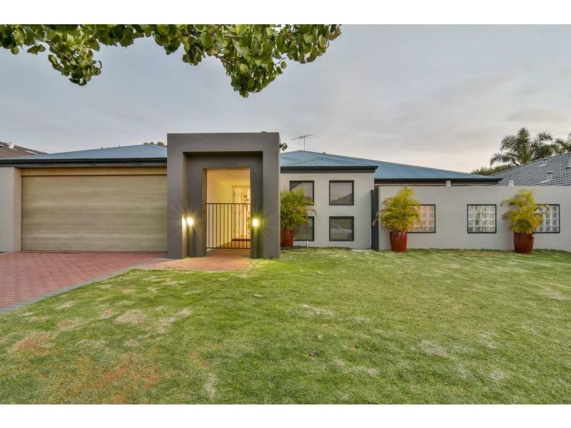 23 Hollins Bend, Madeley WA 6065