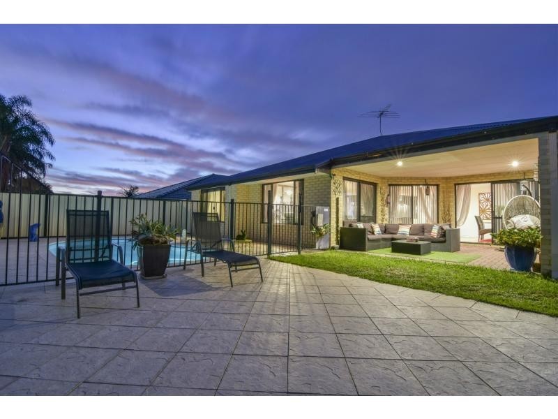 23 Hollins Bend, Madeley WA 6065