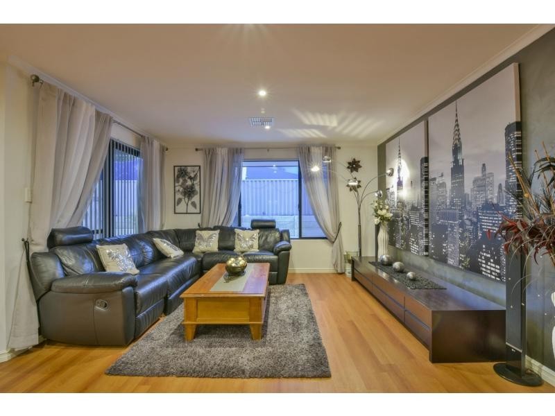 23 Hollins Bend, Madeley WA 6065