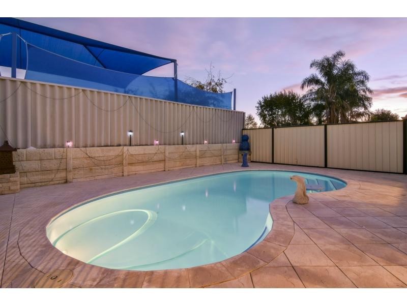 23 Hollins Bend, Madeley WA 6065