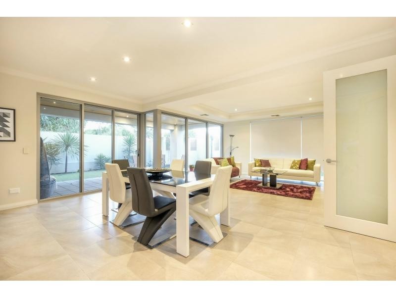 7 Hamer Avenue, Wembley Downs WA 6019