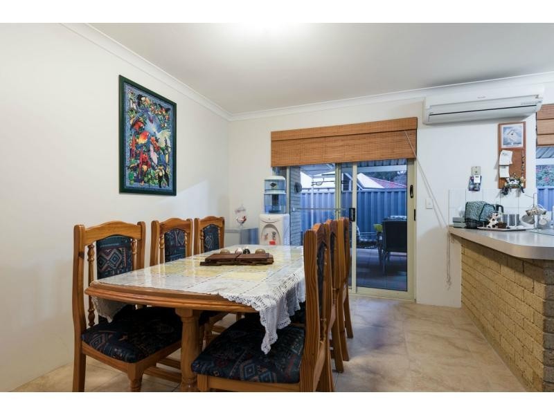 2/27 Wrotham Place, Marangaroo WA 6064