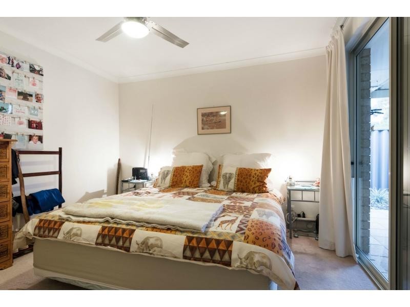 2/27 Wrotham Place, Marangaroo WA 6064