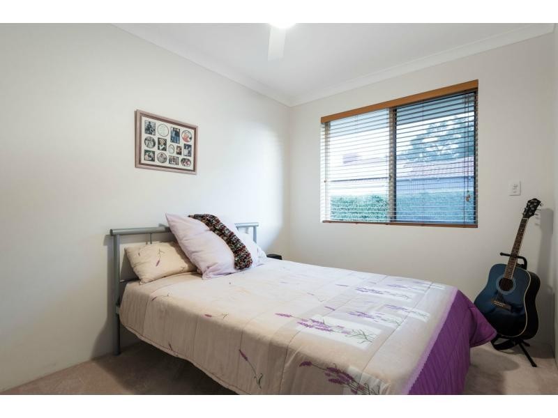 2/27 Wrotham Place, Marangaroo WA 6064