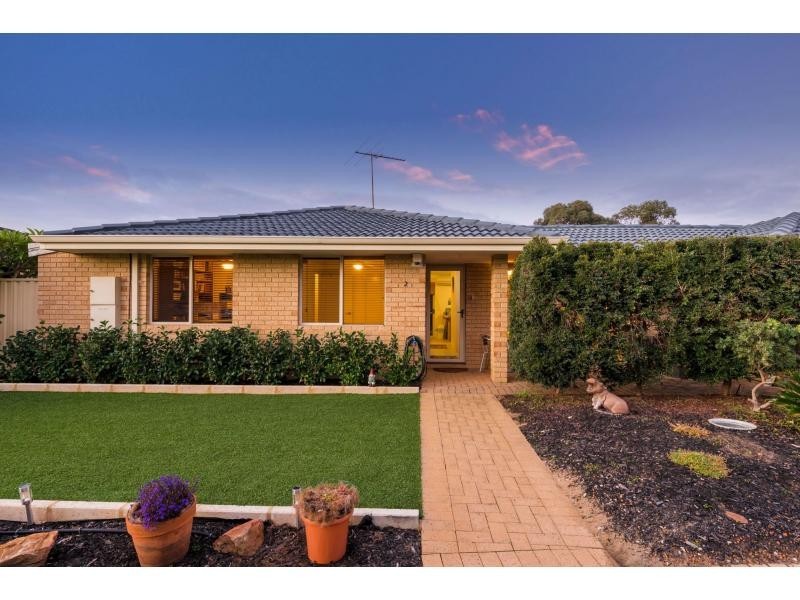 2/27 Wrotham Place, Marangaroo WA 6064