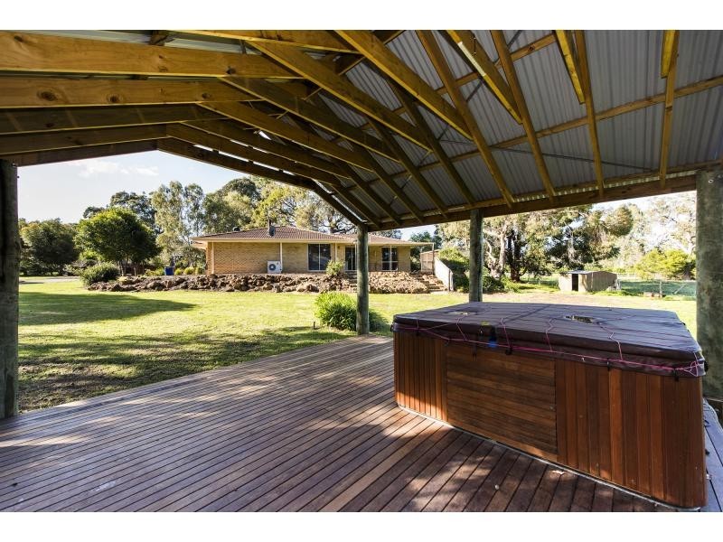 8 Jones Court, Serpentine WA 6125