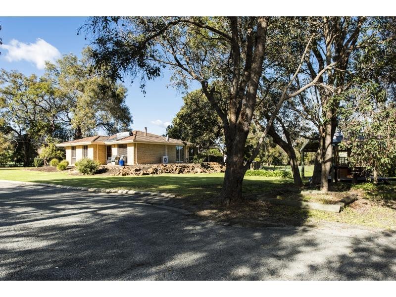 8 Jones Court, Serpentine WA 6125